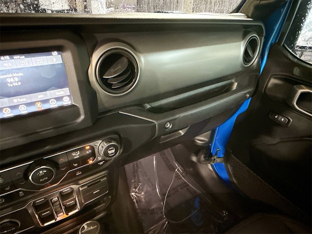 Used 2021 Jeep Gladiator Willys image 22