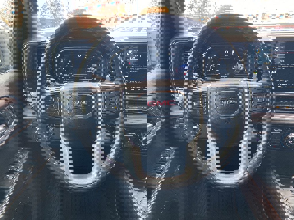 Used 2022 GMC Sierra 1500 SLT w/ SLT Premium Plus Package image 4