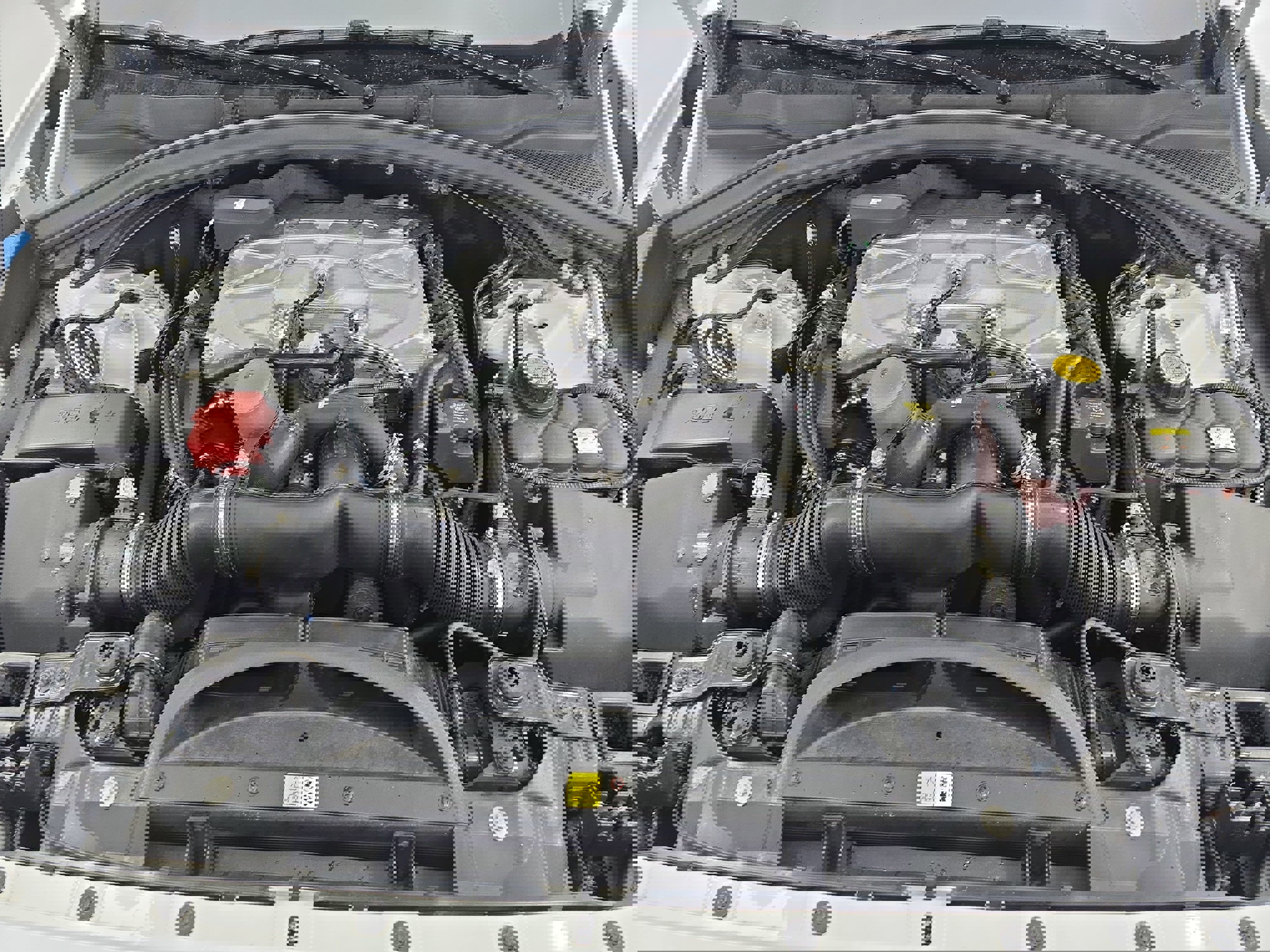 Used 2020 Jaguar F-PACE SVR image 31