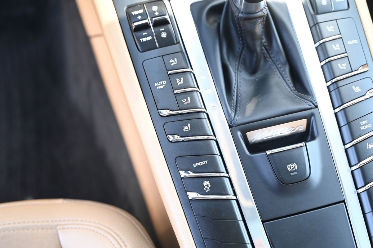 Used 2018 Porsche Macan S image 33