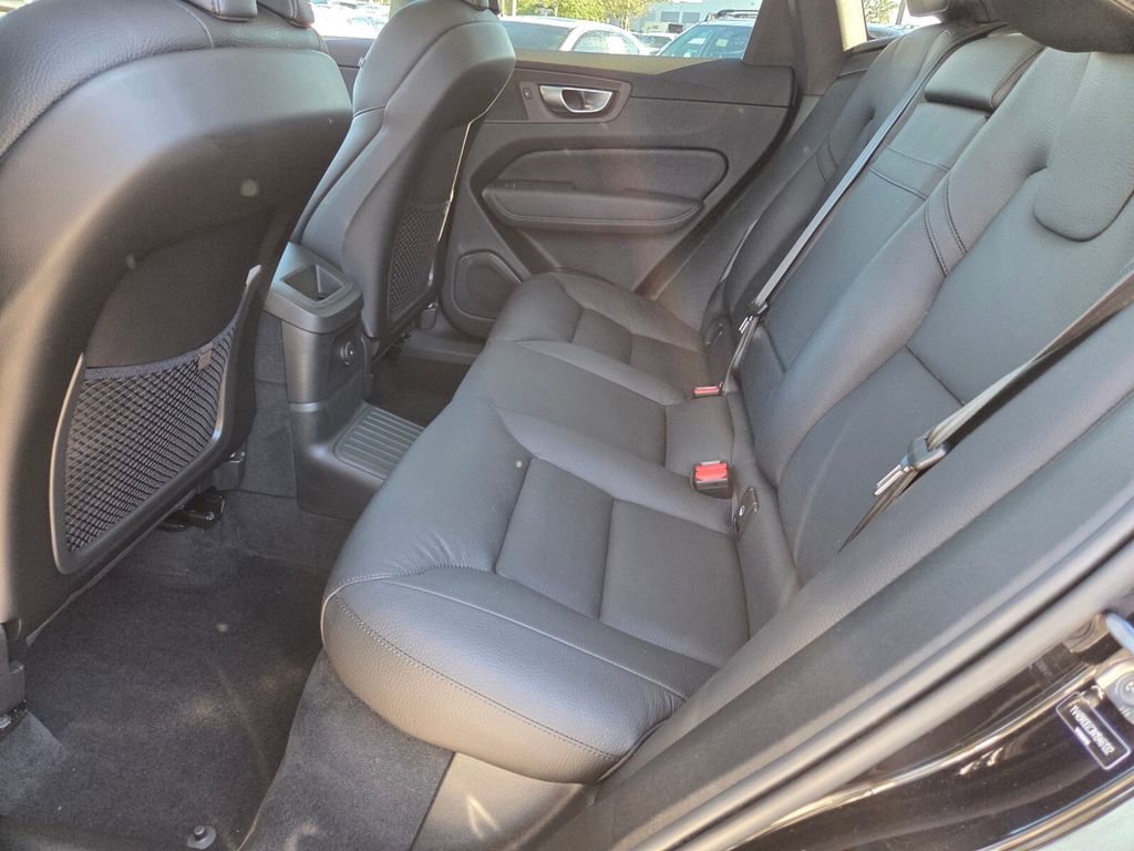Used 2022 Volvo XC60 T8 Inscription Expression w/ Advanced Package image 21