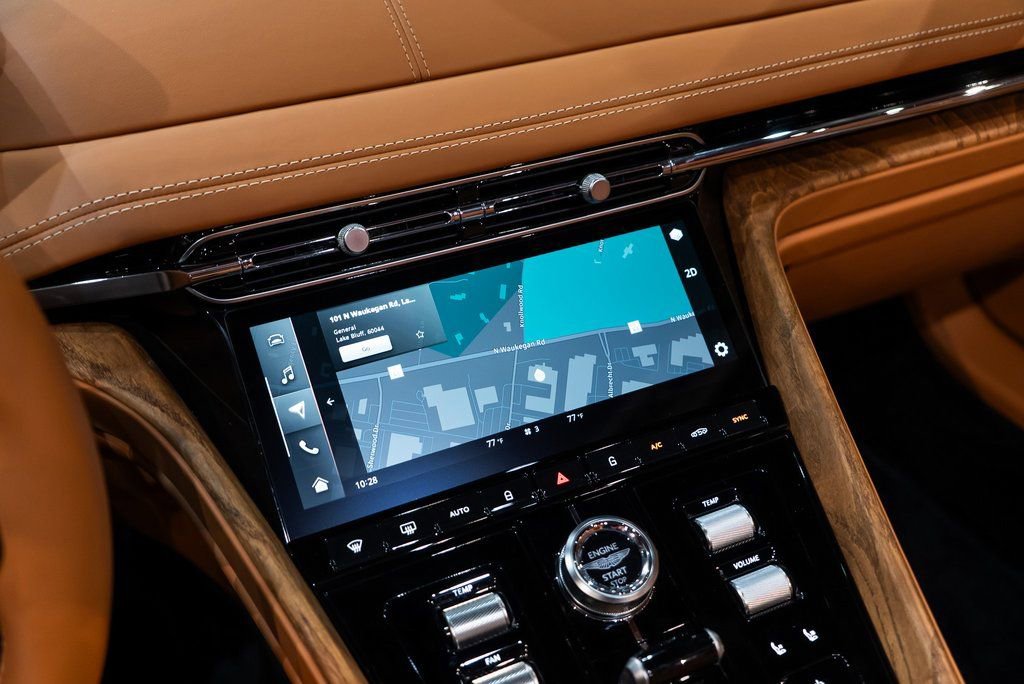 Used 2024 Aston Martin DB12 Convertible image 31