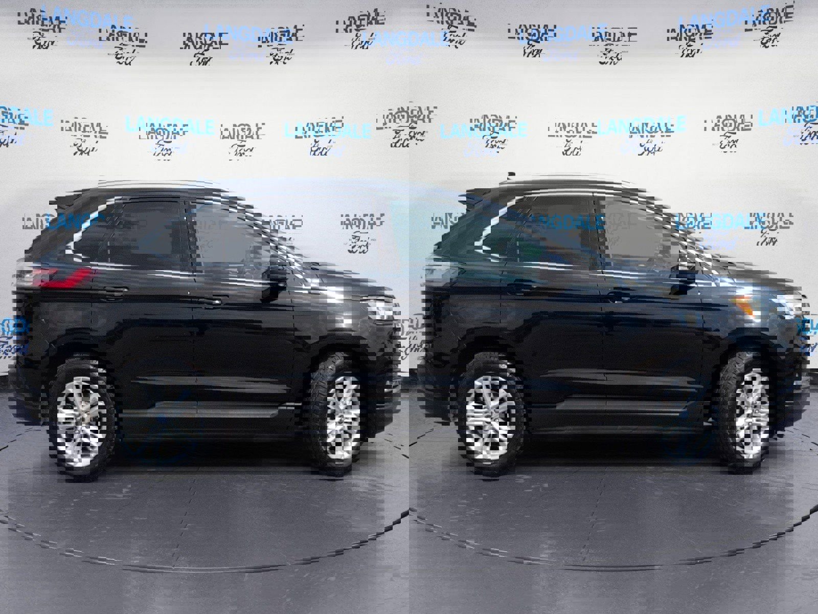 Used 2020 Ford Edge SEL FWD image 3