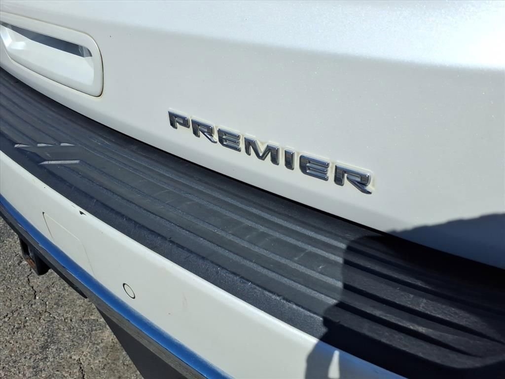 Used 2021 Chevrolet Suburban Premier w/ Premium Package image 14