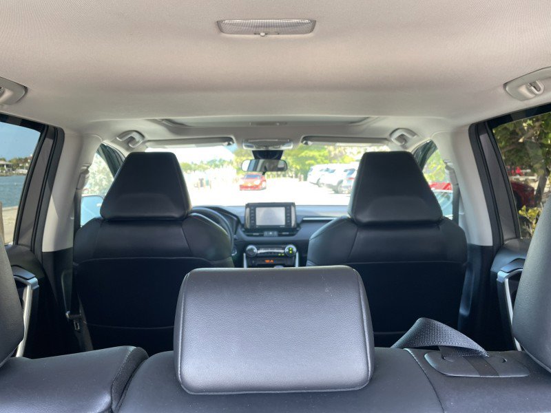 Used 2021 Toyota RAV4 XLE Premium AWD/4WD image 30