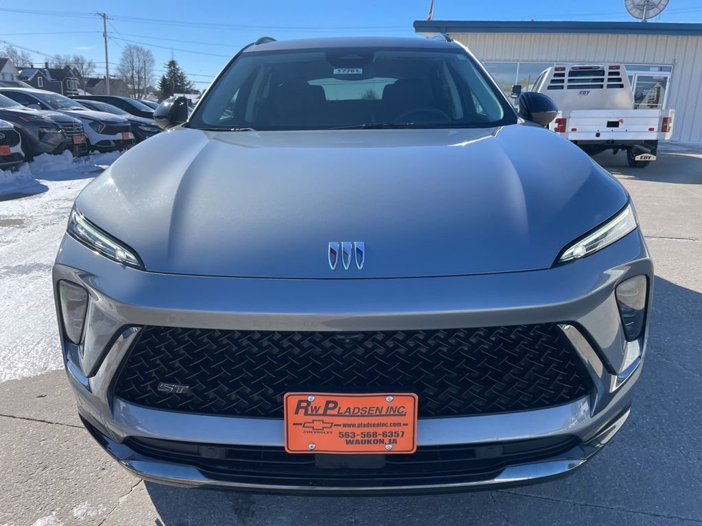 Used 2024 Buick Envision Sport Touring image 21