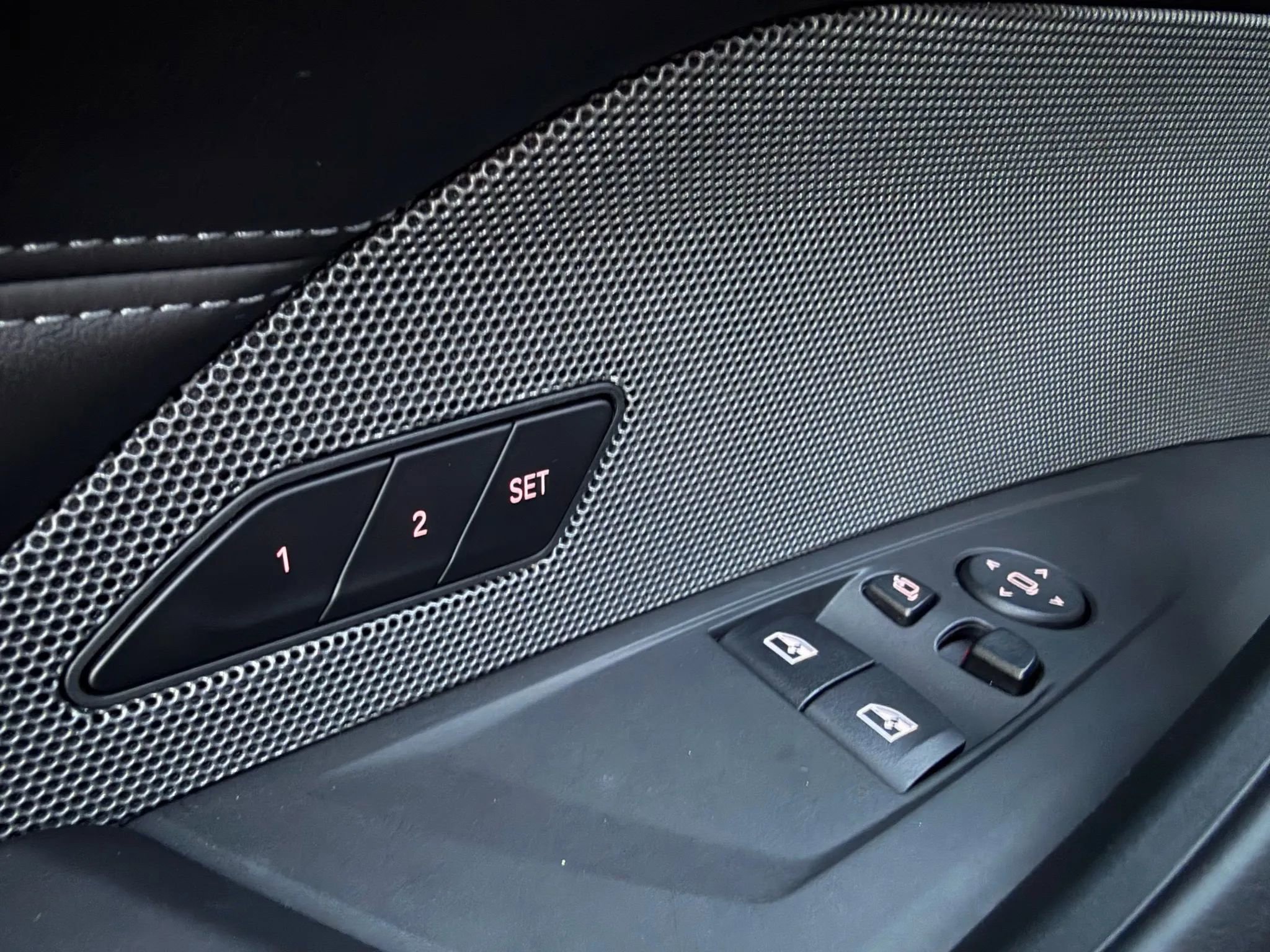 Used 2021 BMW M4 Competition w/ M Carbon Exterior Package image 33