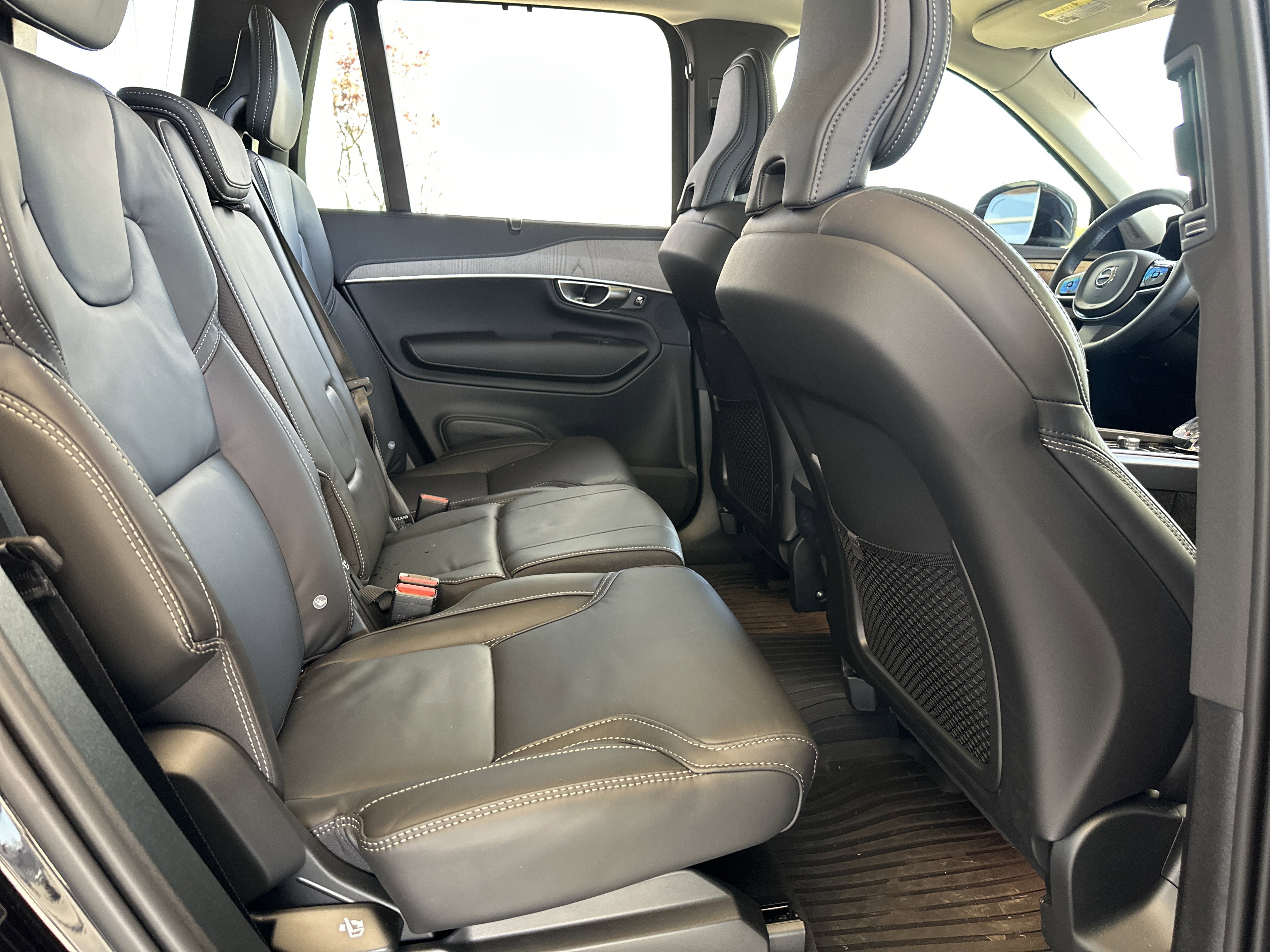 Used 2025 Volvo XC90 B6 Ultra w/ Protection Package Premier image 15