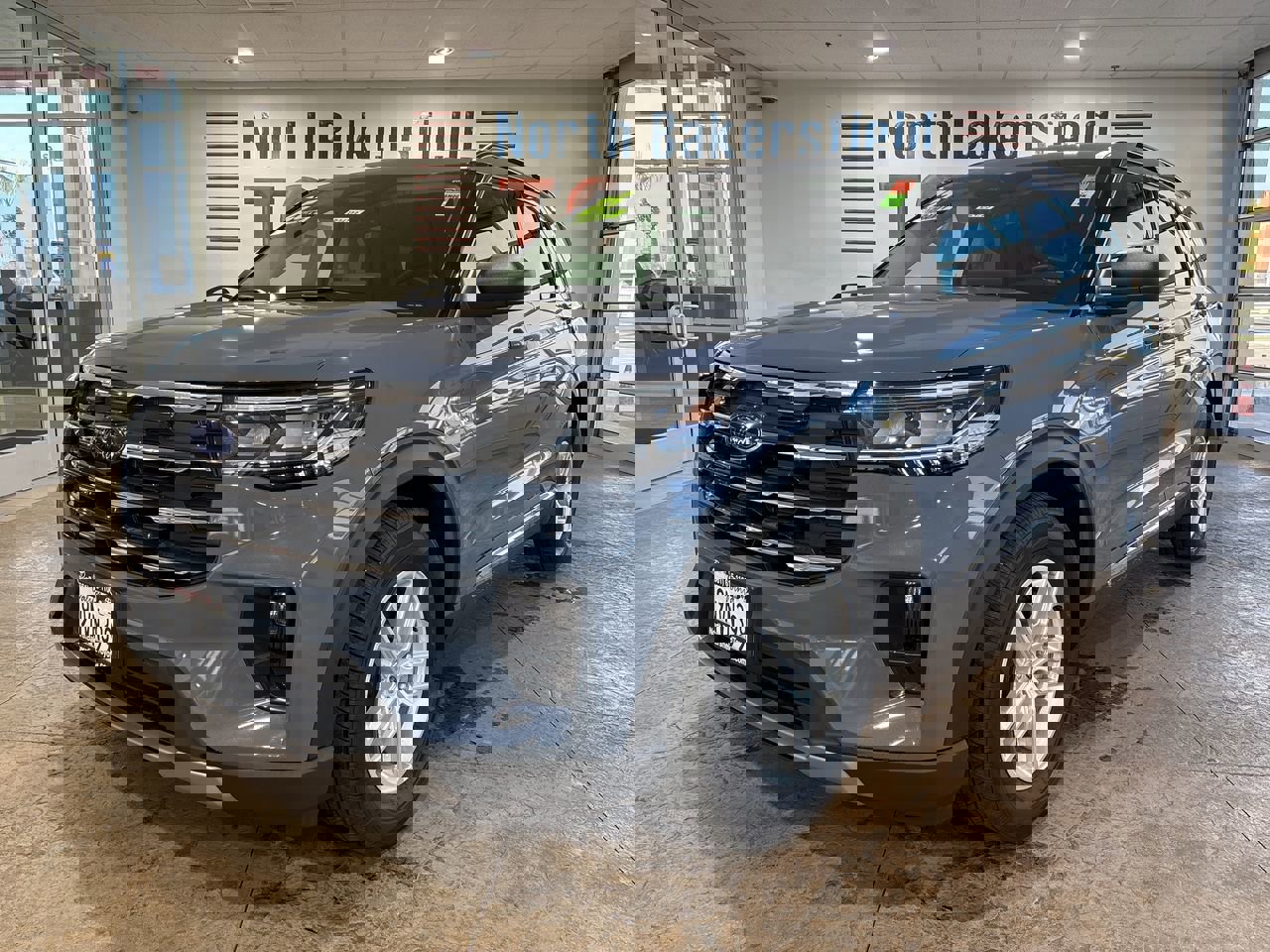 Used 2025 Ford Explorer Active w/ Active Comfort Package image 6