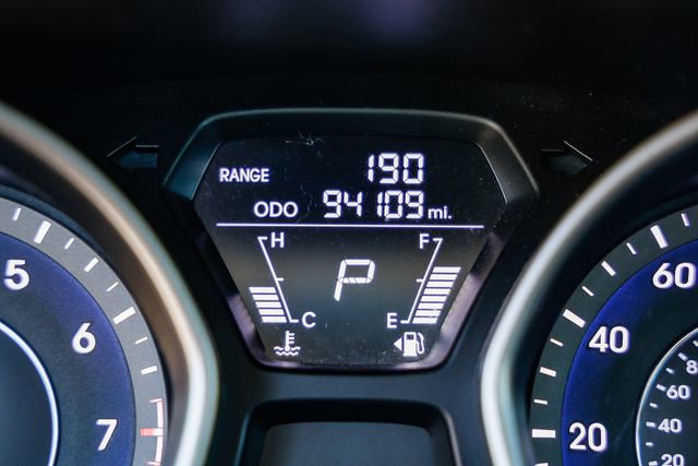 Used 2013 Hyundai Elantra GLS w/ Preferred Pkg FWD image 17