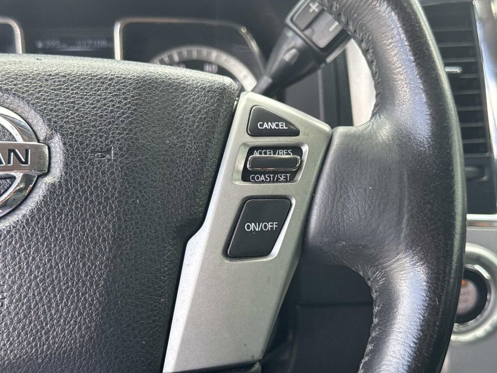 Used 2018 Nissan Titan SV w/ SV Convenience Package RWD image 28