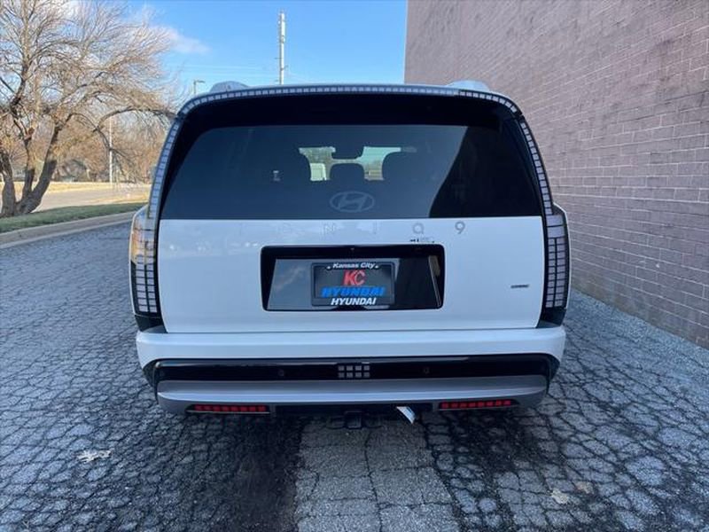 New 2026 Hyundai Ioniq 9 SEL w/ Tow & Go Package AWD/4WD image 4