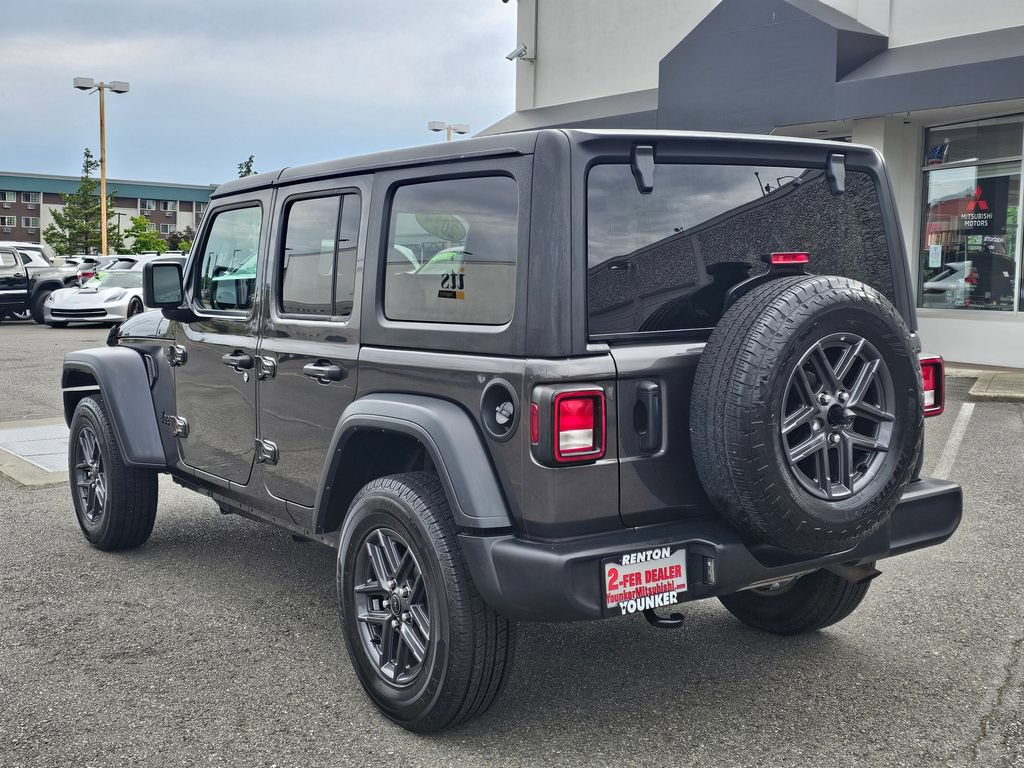 Used 2024 Jeep Wrangler Unlimited Sport AWD/4WD image 7