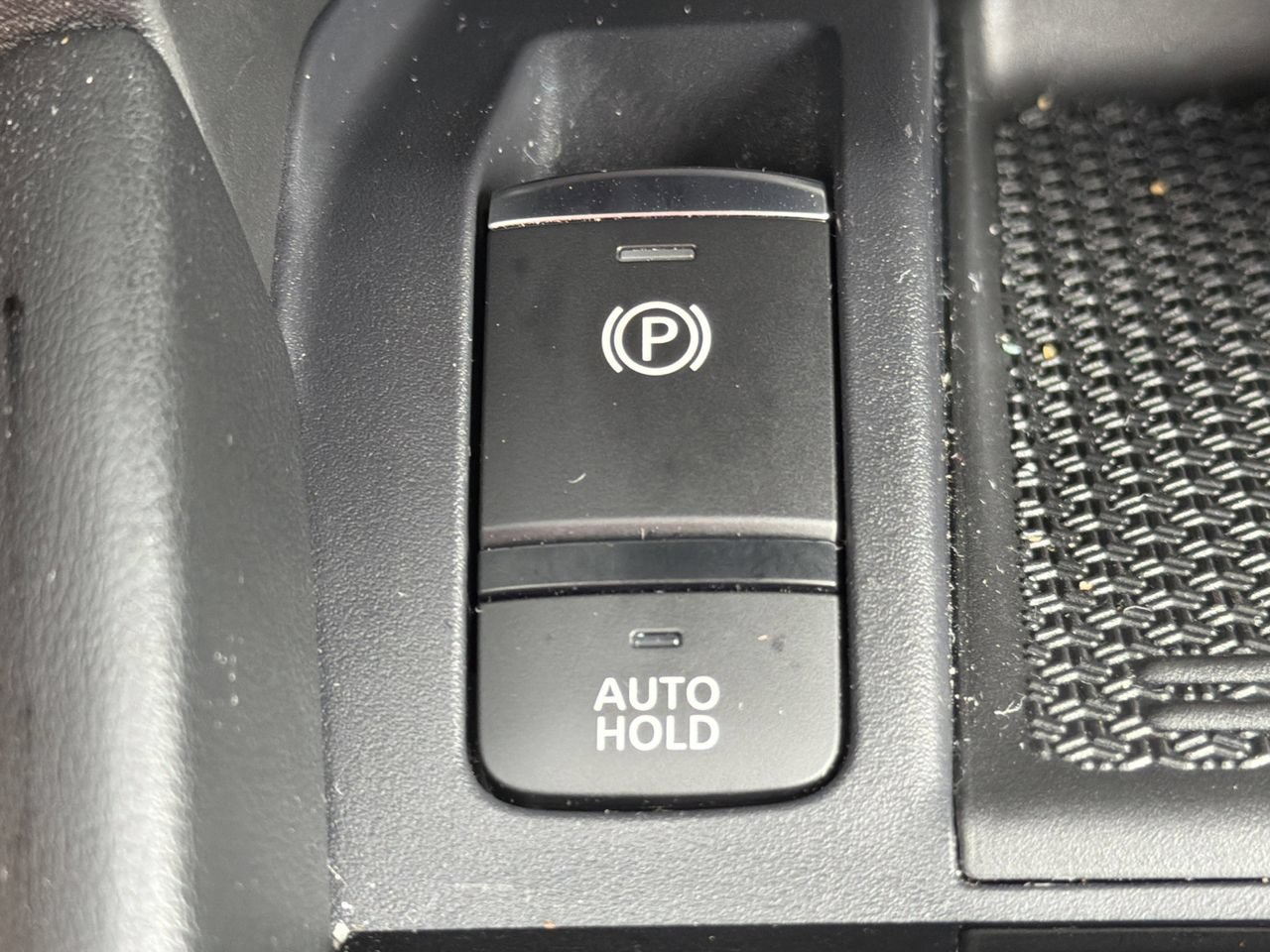 Used 2024 Nissan Kicks SR FWD image 7