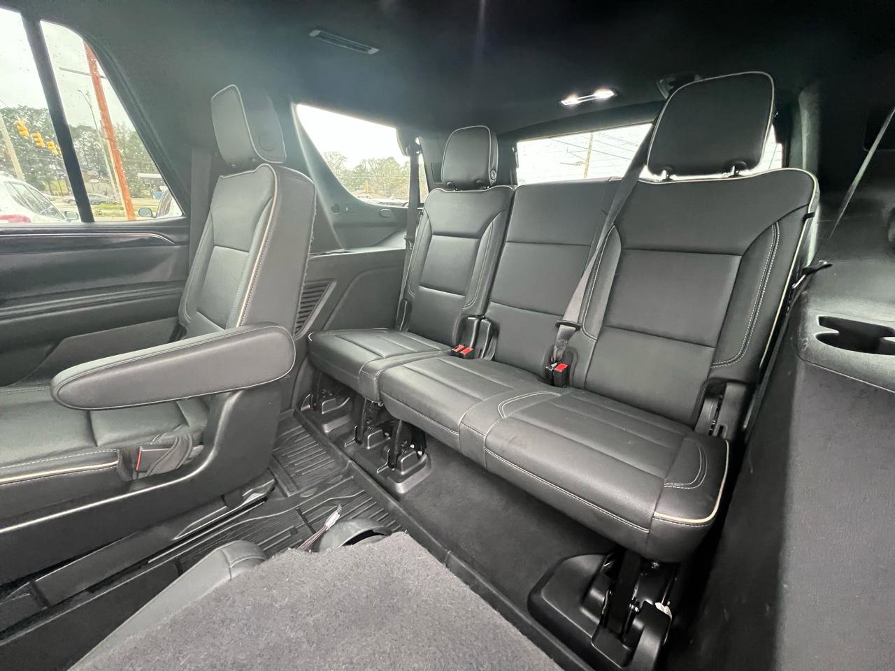 Used 2022 GMC Yukon SLT w/ SLT Premium Package image 39