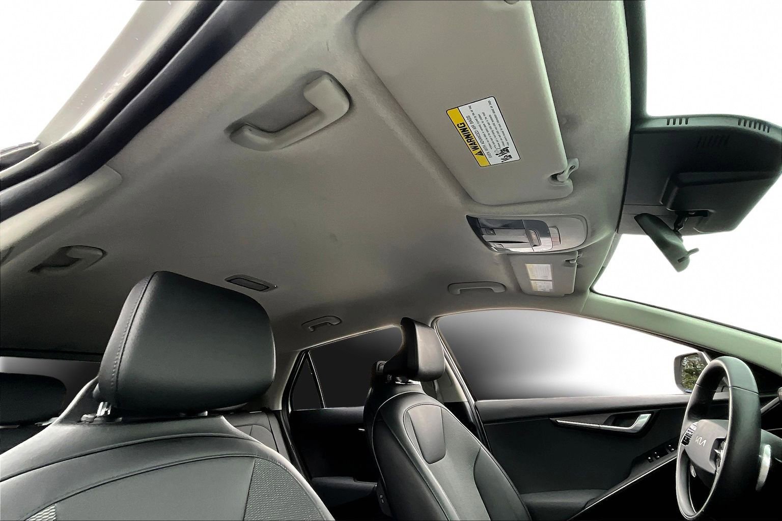 Used 2023 Kia Niro EX image 26