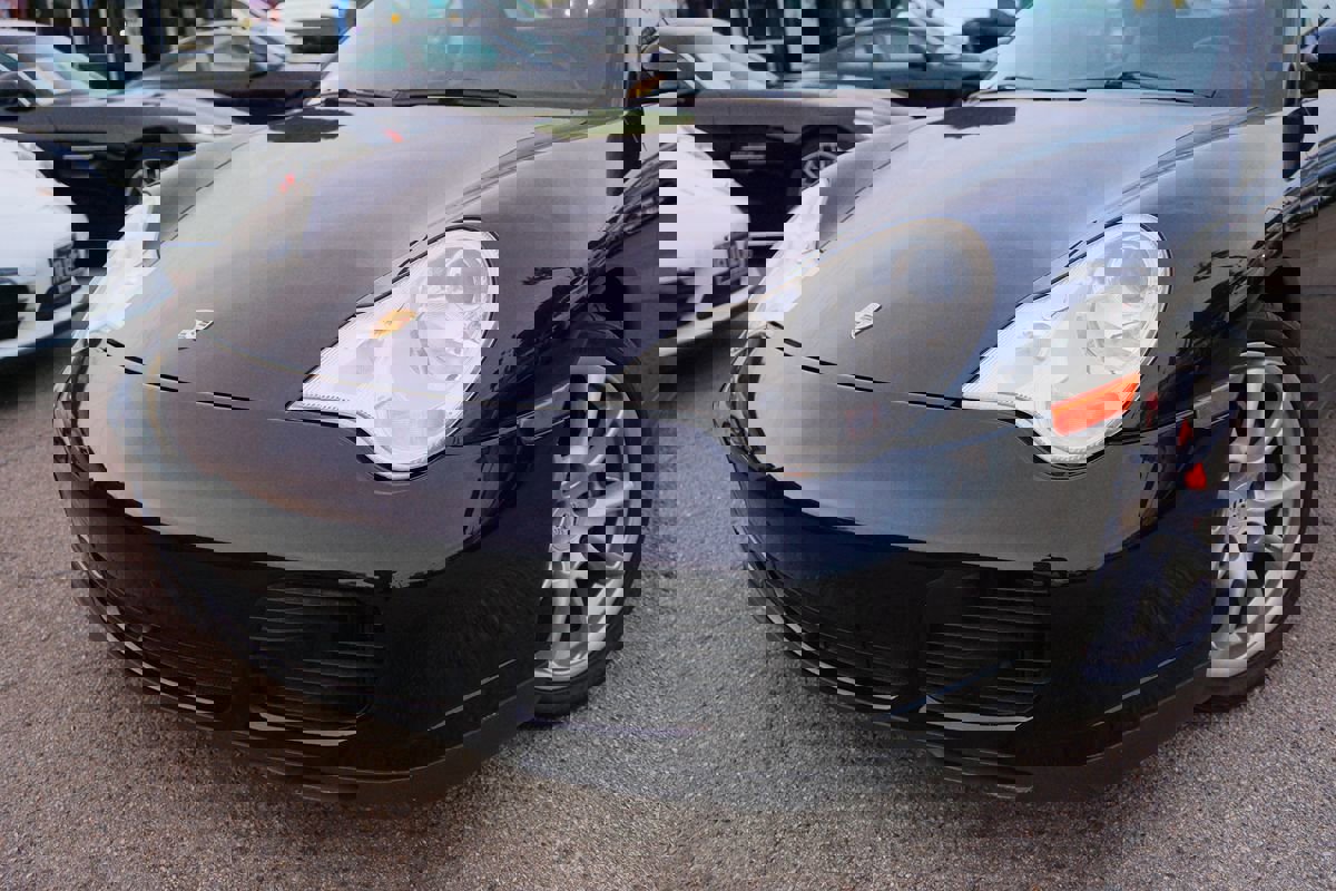 Used 2004 Porsche 911 Carrera 4S image 8