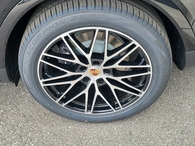 New 2026 Porsche Cayenne E-Hybrid AWD/4WD image 13