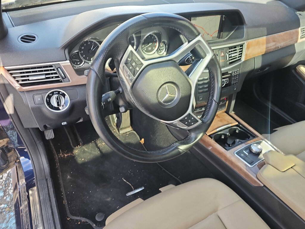 Used 2013 Mercedes-Benz E 350 4MATIC Sedan image 17