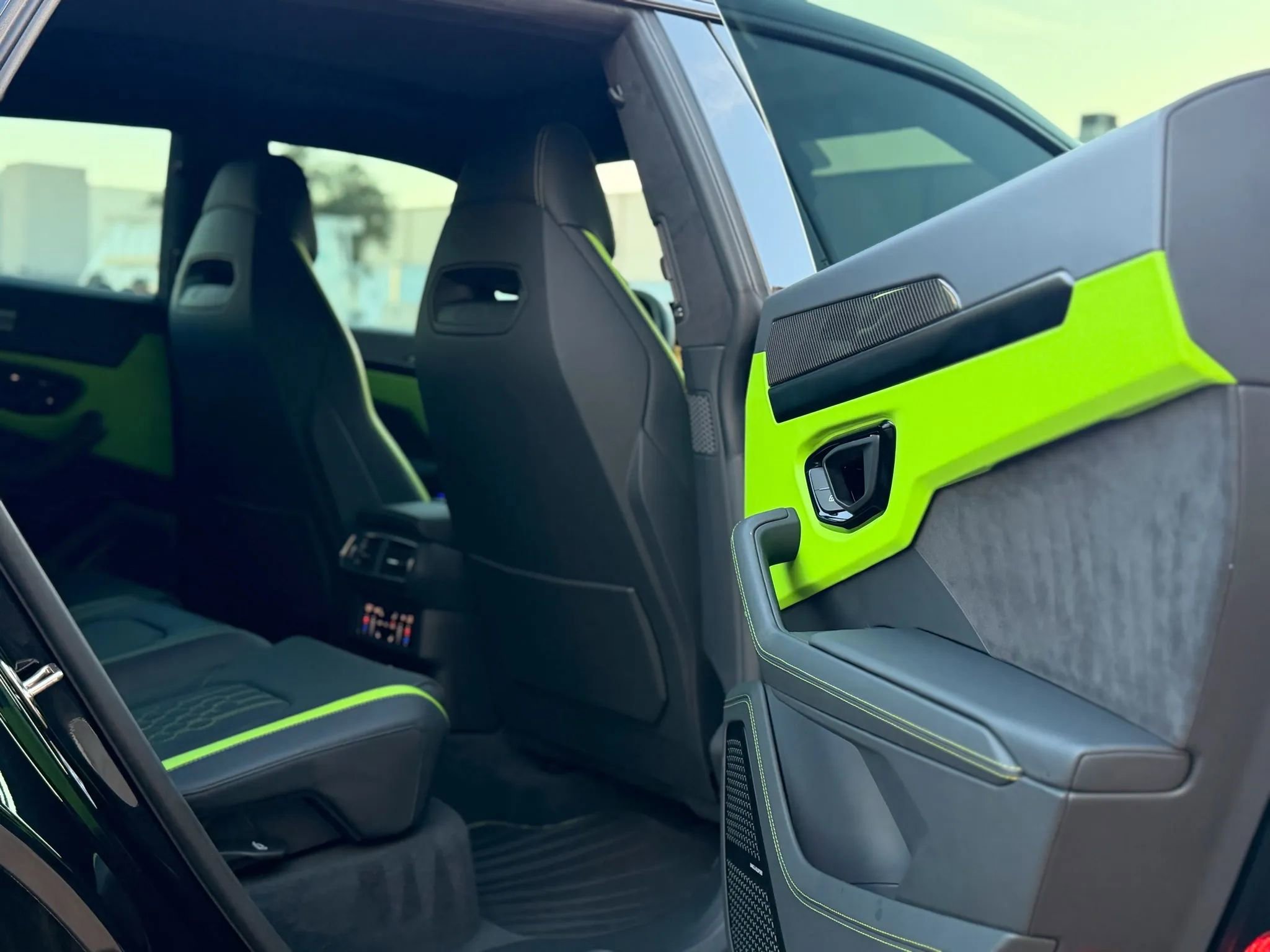 Used 2024 Lamborghini Urus S image 25