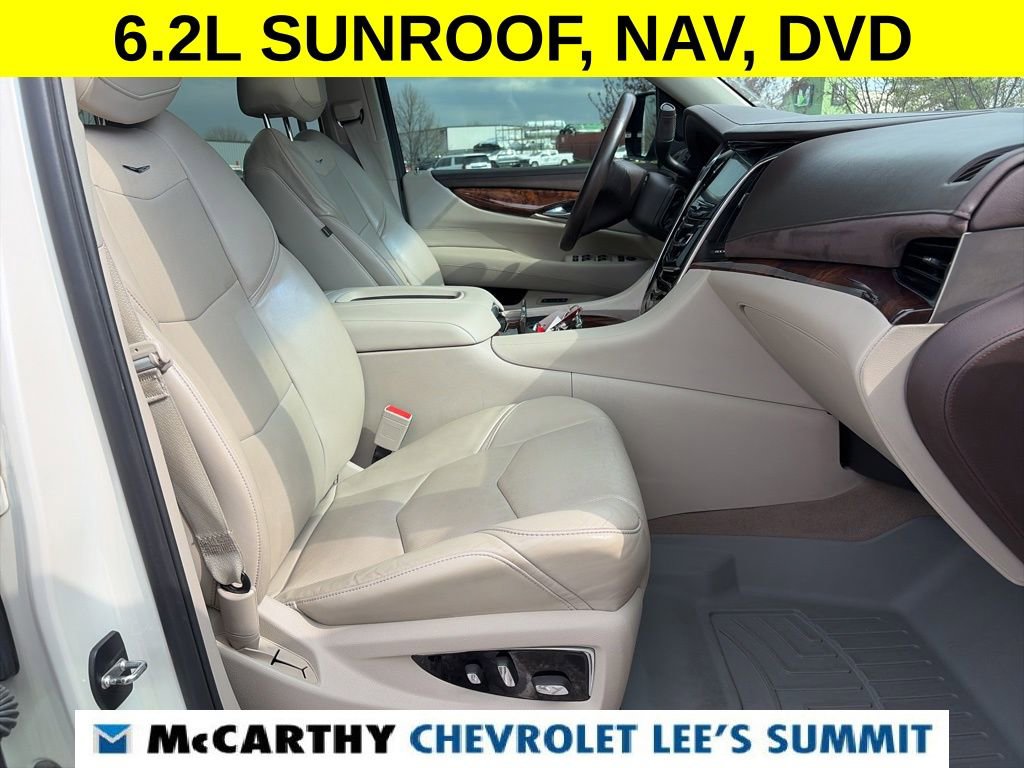 Used 2015 Cadillac Escalade ESV Luxury image 22