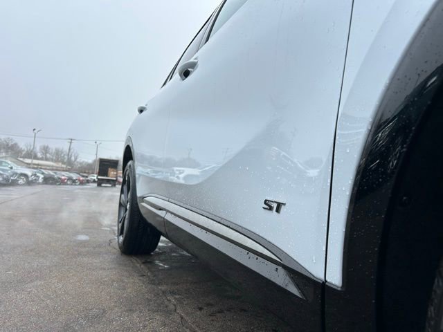 New 2026 Buick Envision Sport Touring image 18