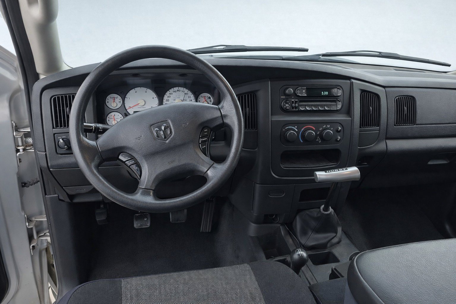 Used 2003 Dodge Ram 3500 Truck SLT AWD/4WD image 5