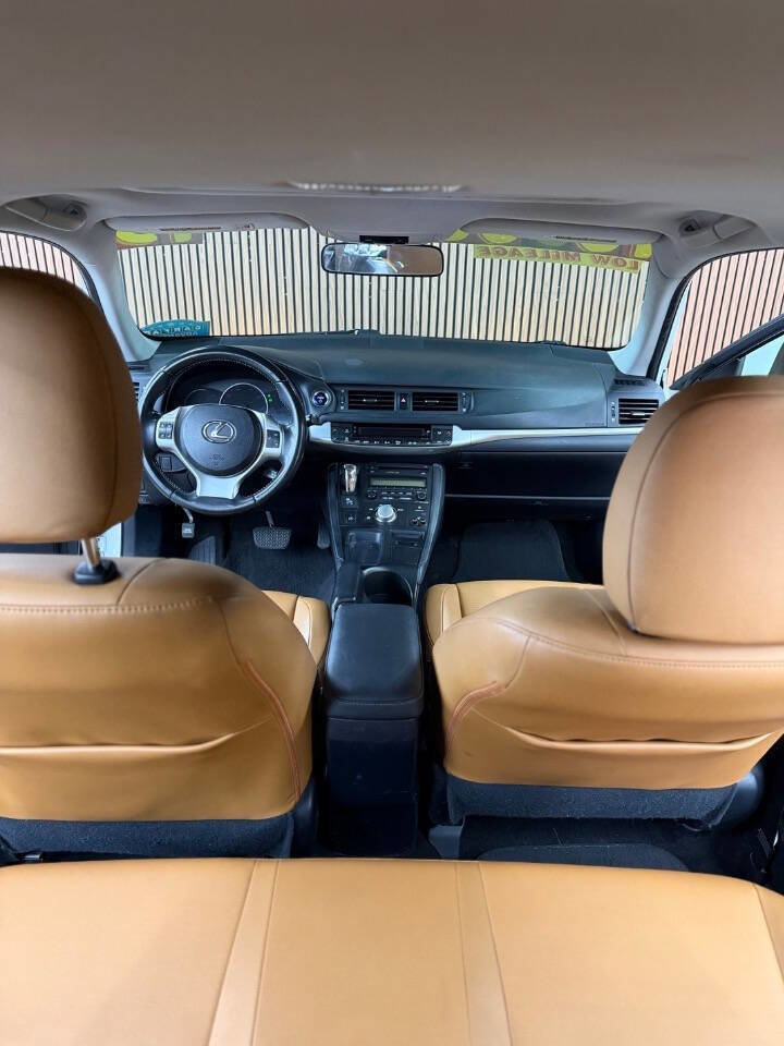 Used 2013 Lexus CT 200h w/ Seat Comfort Pkg FWD image 11
