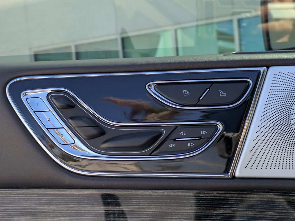 Certified 2023 Lincoln Navigator Black Label image 23