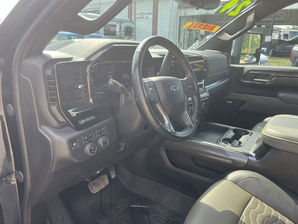 Used 2024 Chevrolet Silverado 2500 ZR2 w/ Technology Package image 25