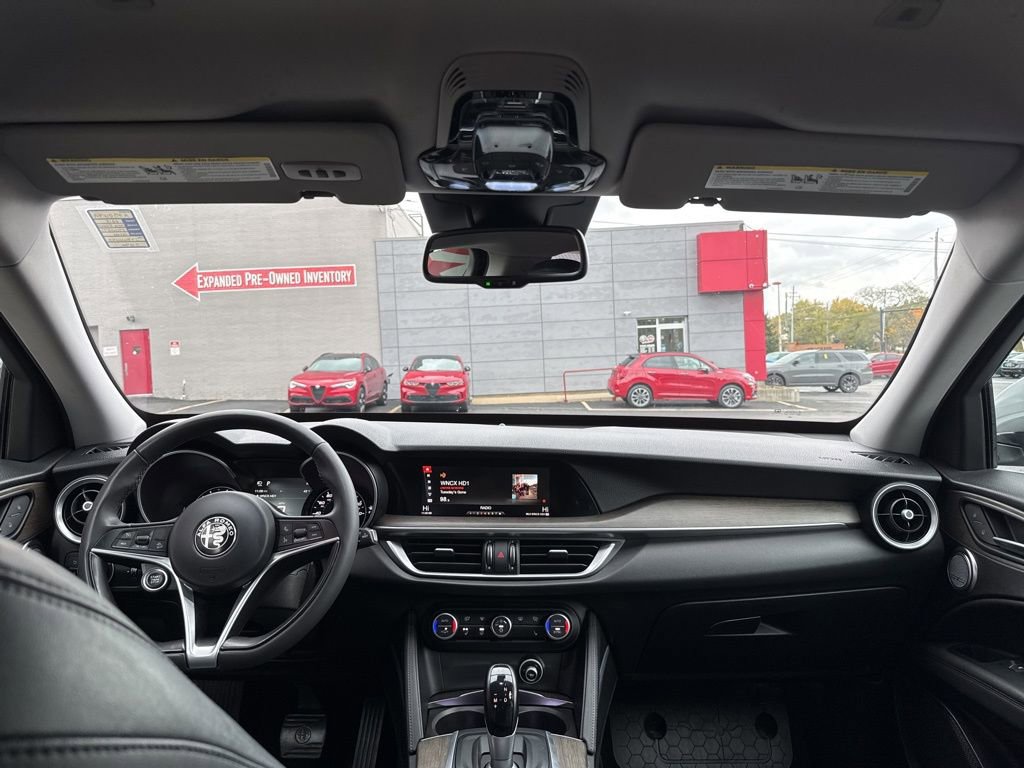 Used 2018 Alfa Romeo Stelvio Ti image 28