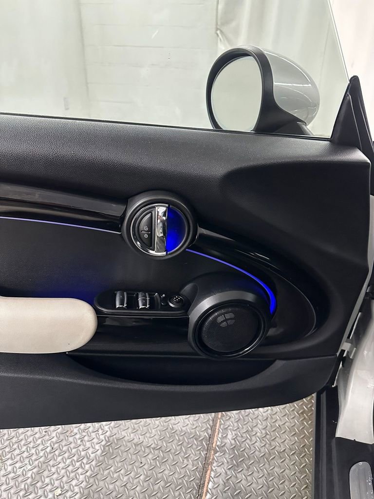 Used 2018 MINI Cooper S w/ Premium Package FWD image 9