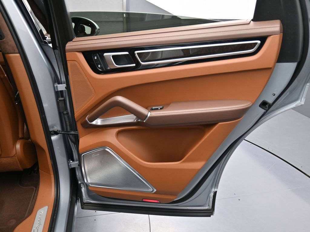 Certified 2023 Porsche Cayenne Turbo image 27
