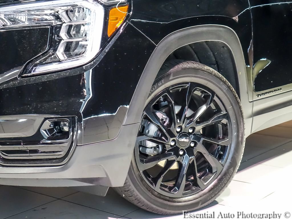 Used 2024 GMC Terrain SLT w/ Elevation Edition AWD/4WD image 5