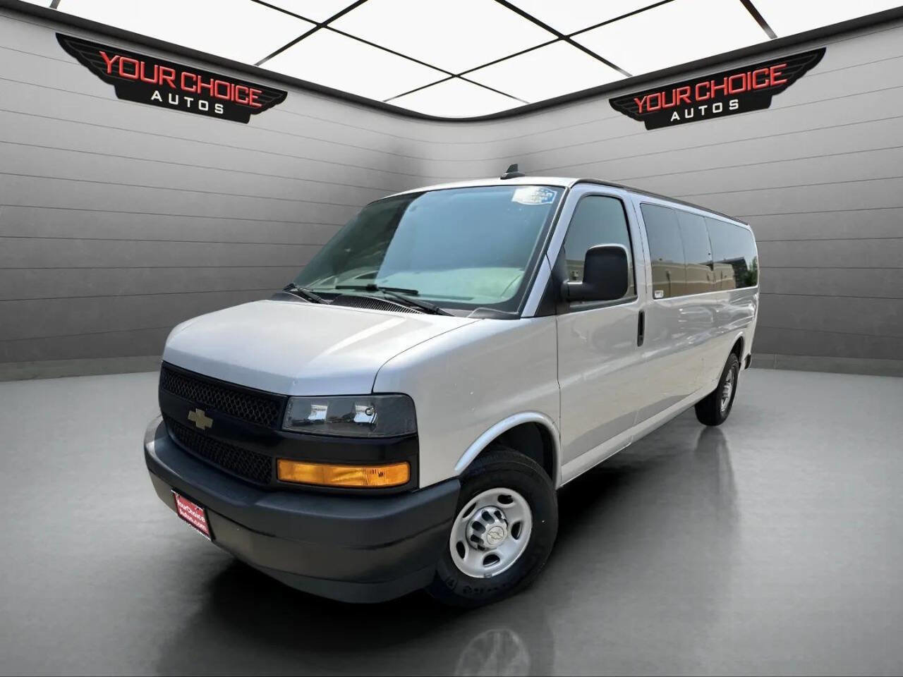 Used 2020 Chevrolet Express 3500 LS image 1