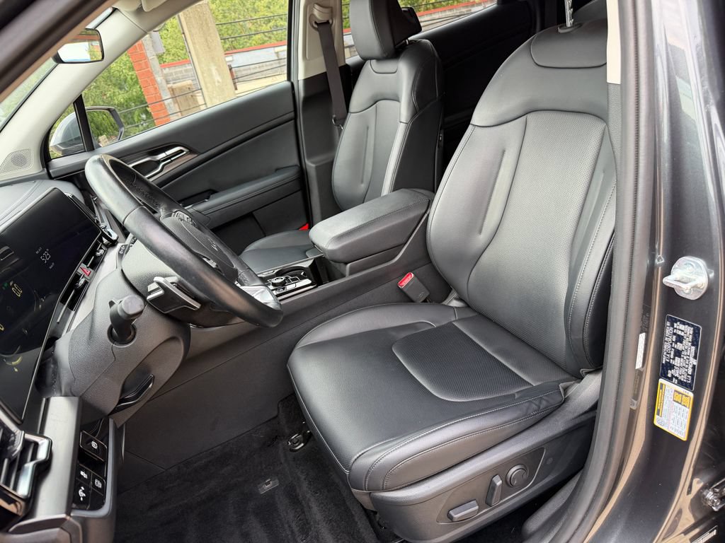 Used 2023 Kia Sportage EX AWD/4WD image 11