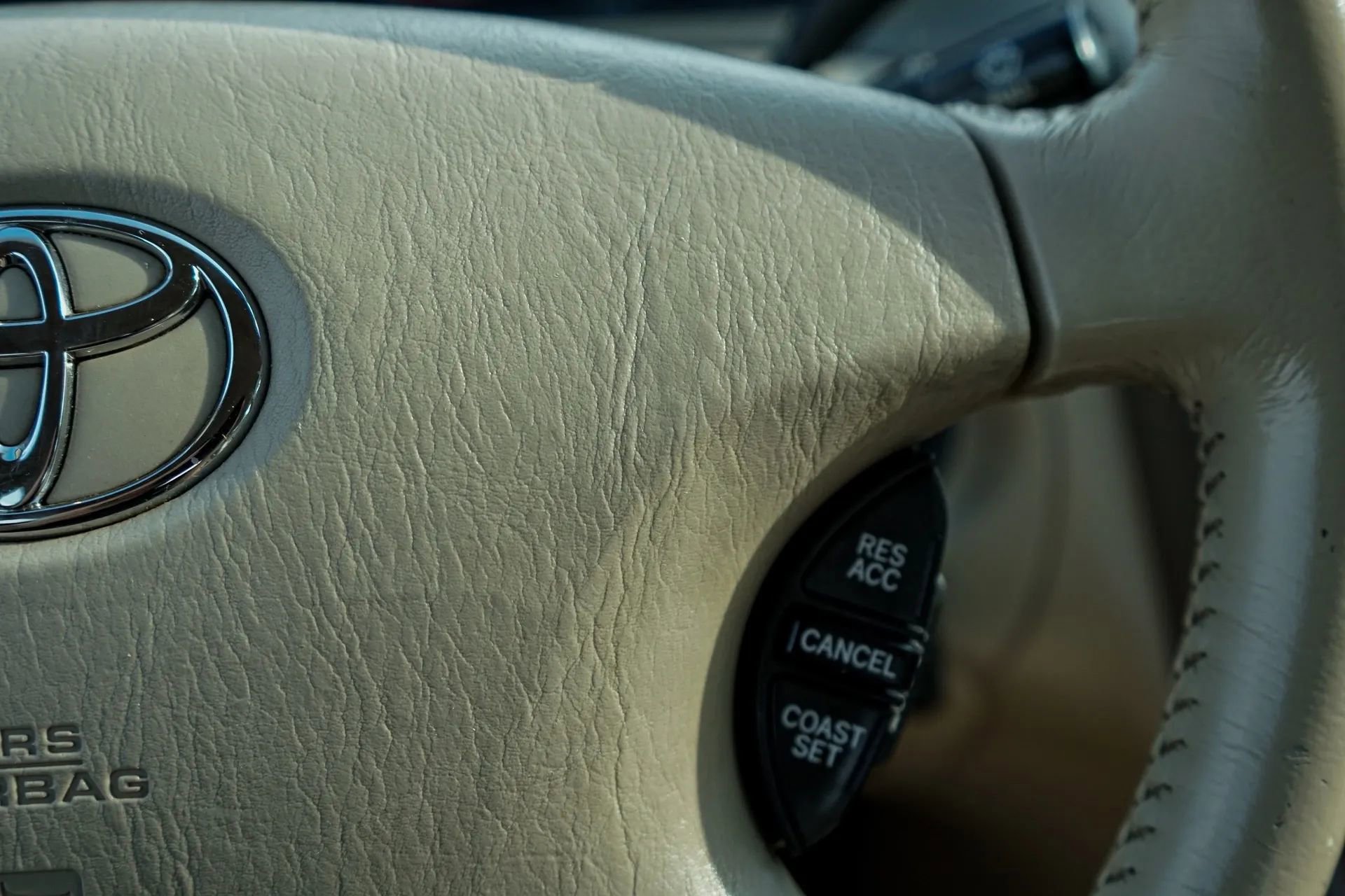 Used 2004 Toyota Avalon XLS image 23