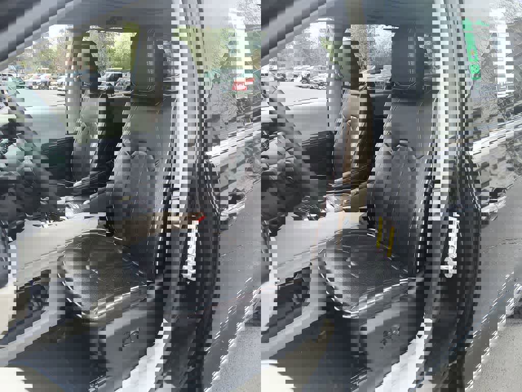 Used 2022 Chrysler Pacifica Limited image 11