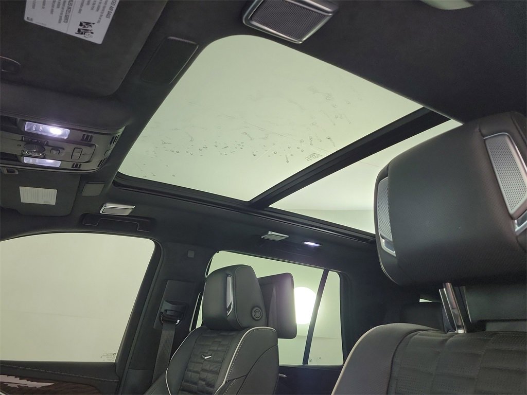 Certified 2023 Cadillac Escalade Sport Platinum w/ LPO, ONYX Package image 18