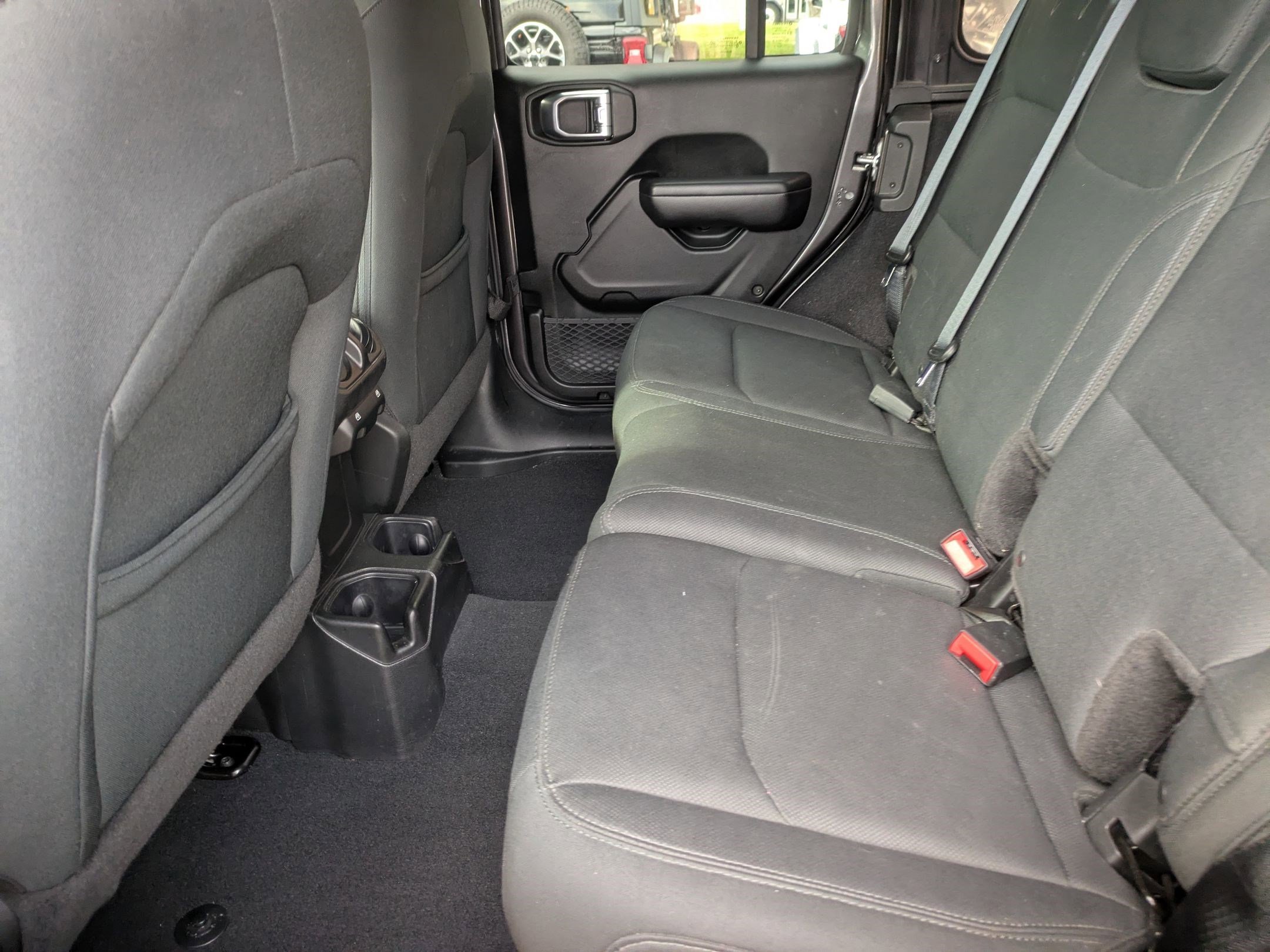 Used 2018 Jeep Wrangler Unlimited Sport S image 19