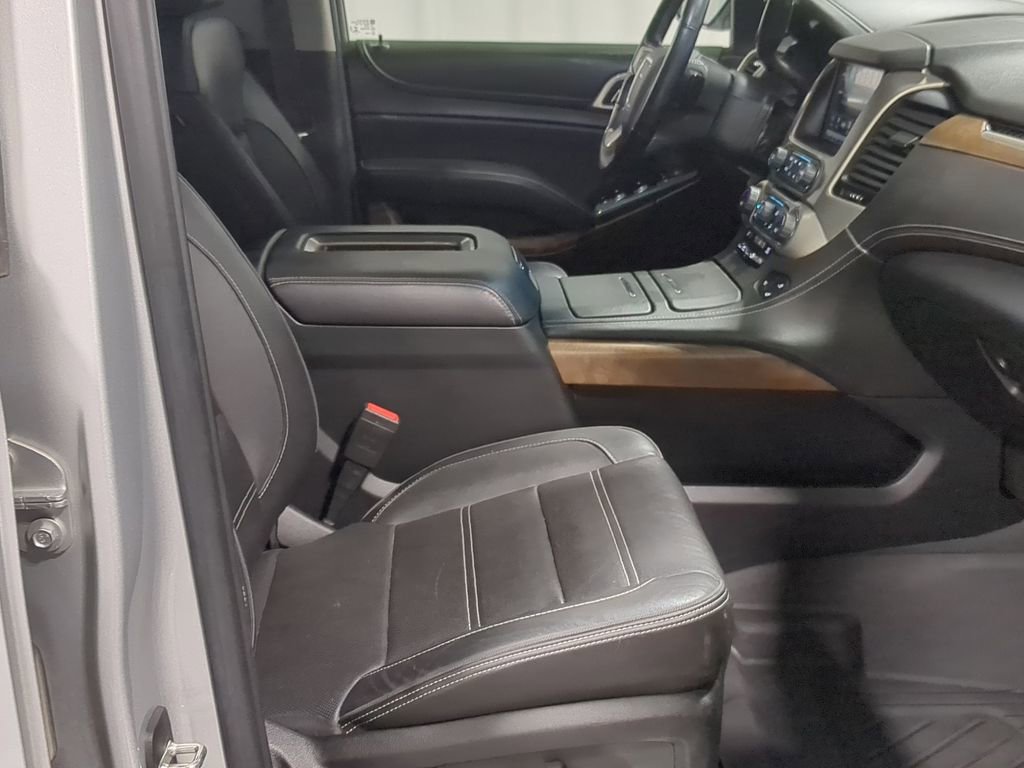 Used 2020 GMC Yukon XL Denali w/ Open Road Package AWD/4WD image 28