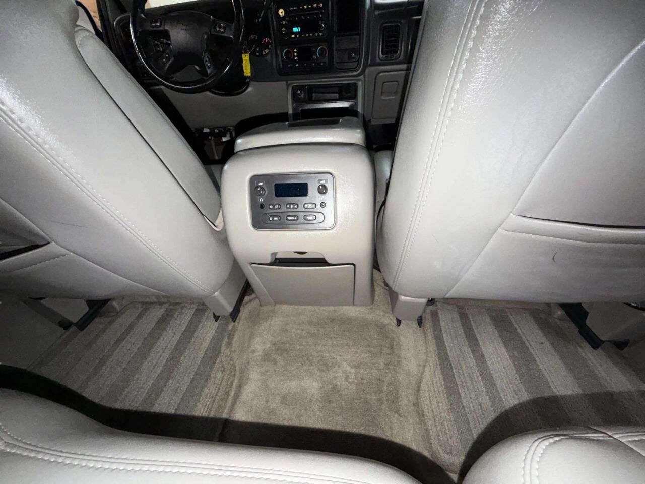 Used 2005 Chevrolet Tahoe Z71 w/ Preferred Equipment Group AWD/4WD image 26