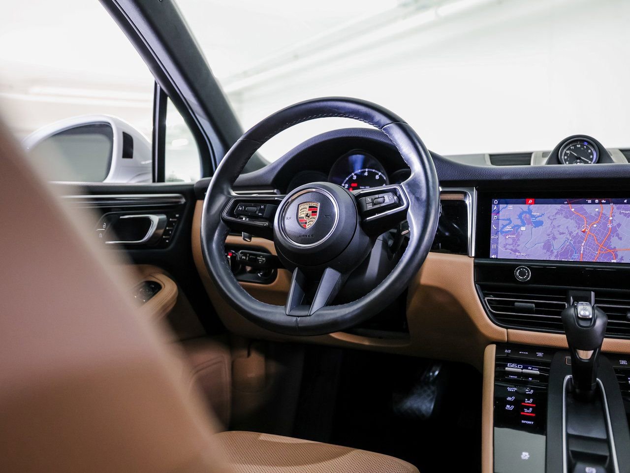 Certified 2023 Porsche Macan image 26