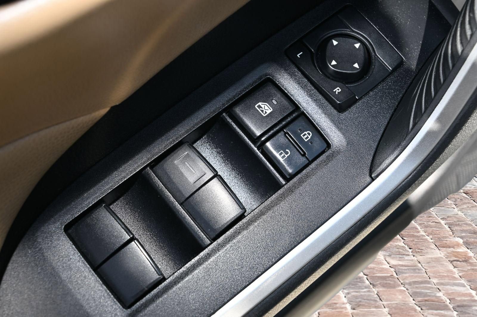 Used 2021 Toyota RAV4 XLE w/ Convenience Package FWD image 26