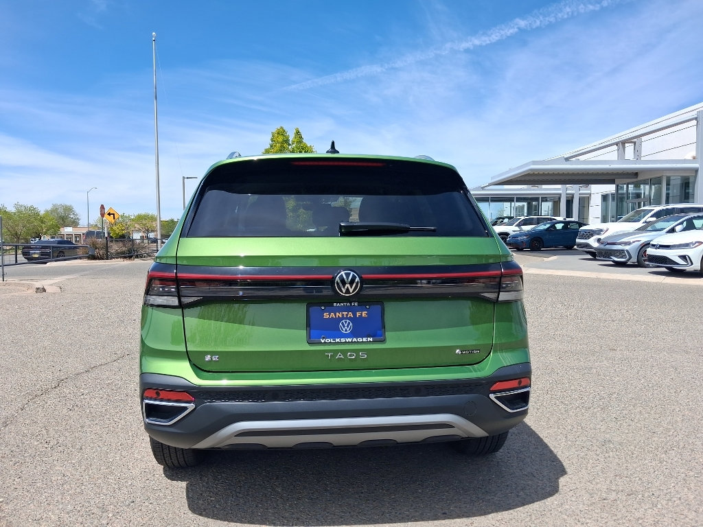 Used 2025 Volkswagen Taos SE AWD/4WD image 18
