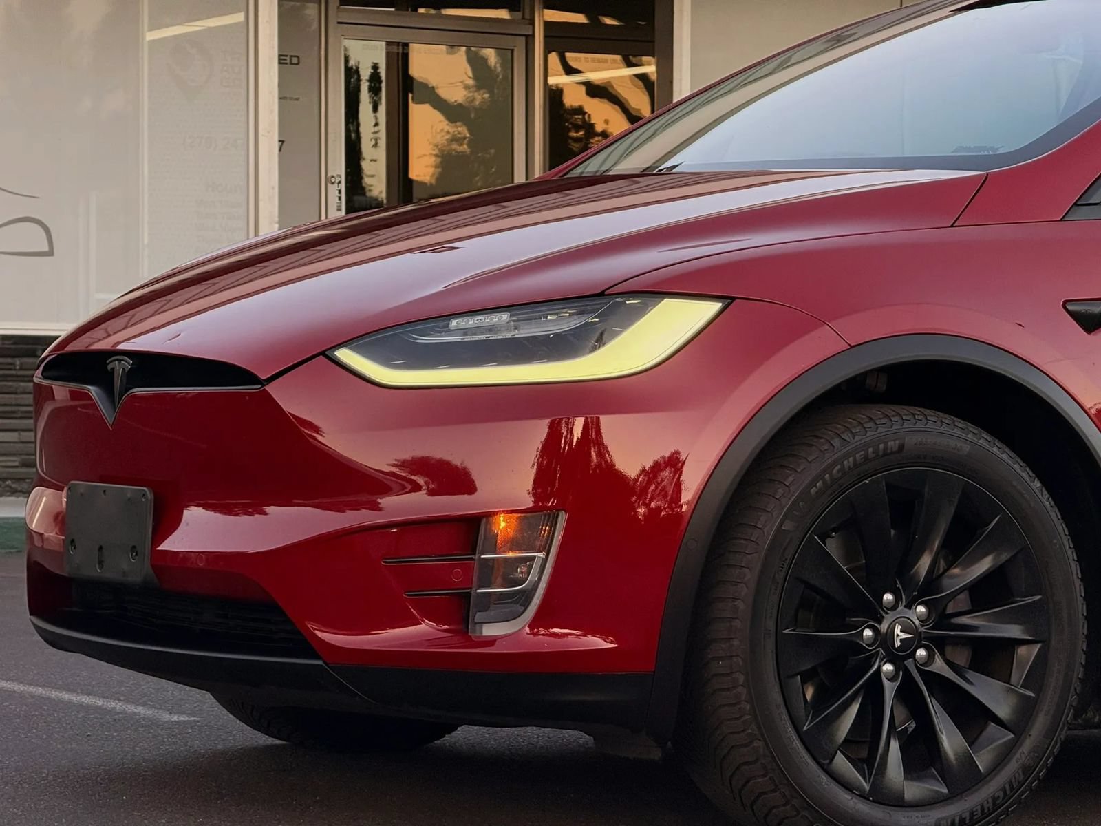 Used 2018 Tesla Model X 100D AWD/4WD image 4