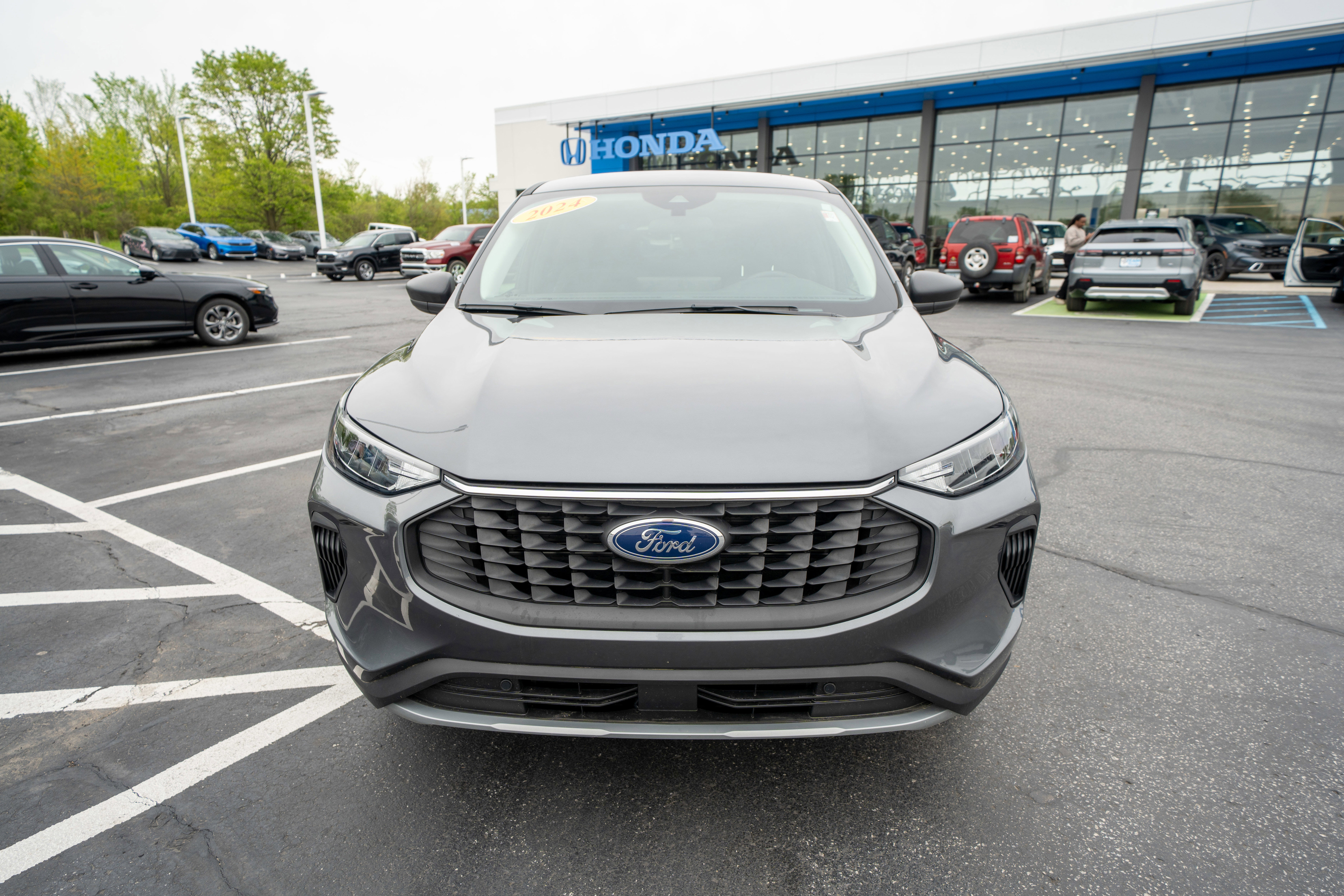Used 2024 Ford Escape Active w/ Tech Pack #1 AWD/4WD image 2