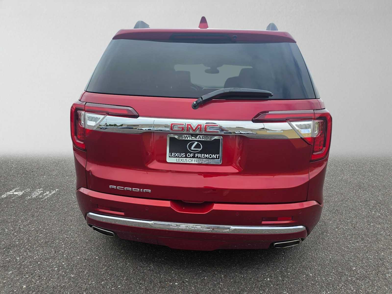 Used 2023 GMC Acadia Denali FWD image 4
