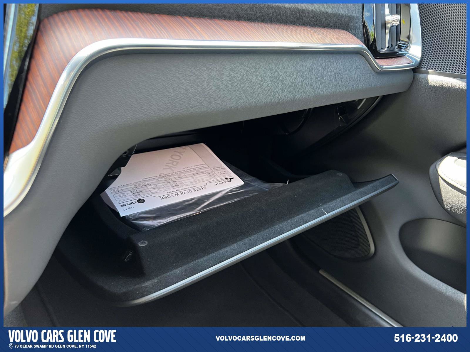 Certified 2024 Volvo S60 B5 Plus w/ Climate Package AWD/4WD image 29