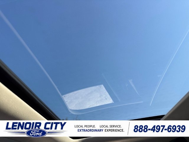 Certified 2024 Ford Edge SEL w/ Convenience Package AWD/4WD image 17